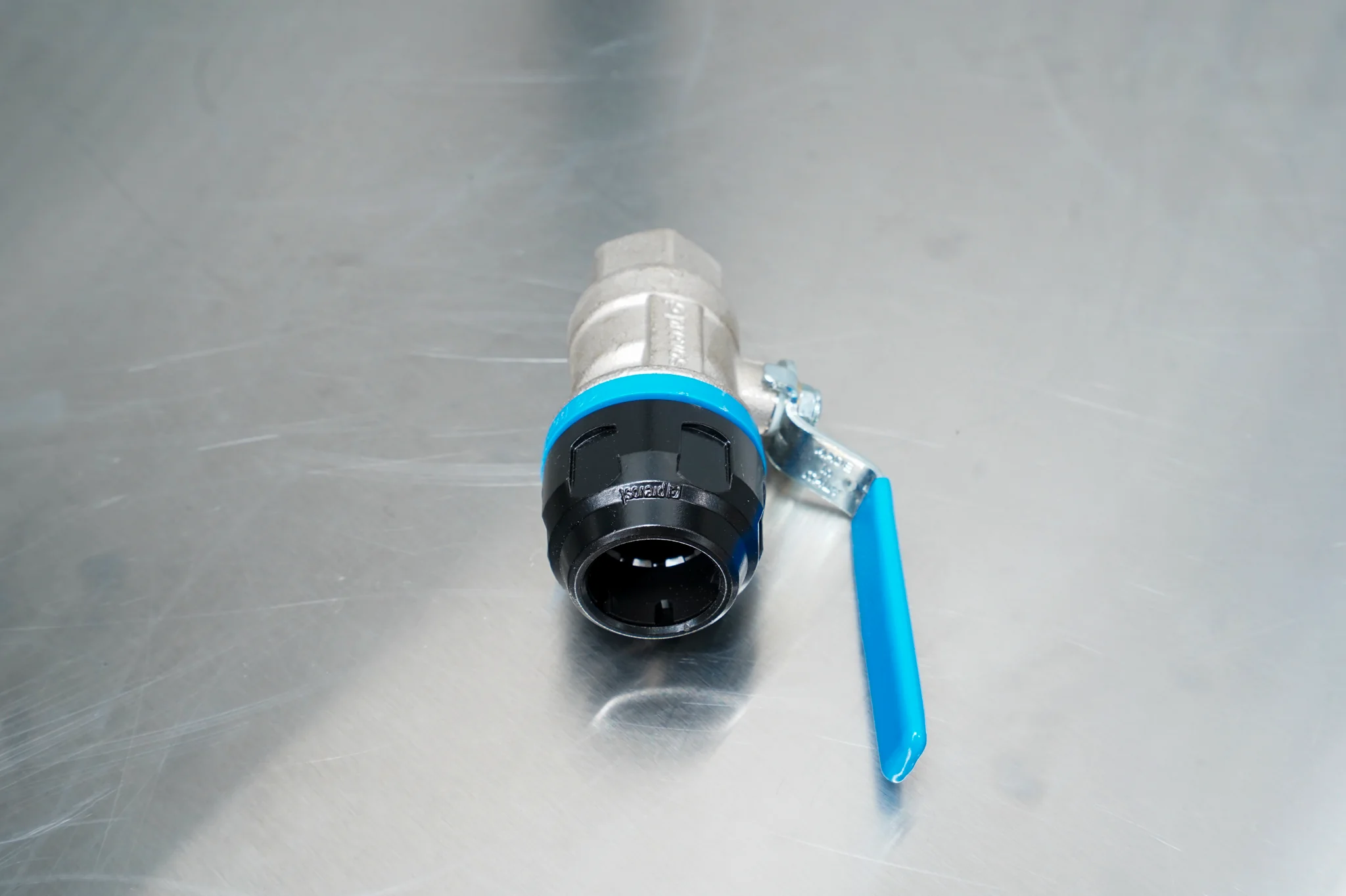 Prevost 3/4" NPT to 1" Pipe Valve - Image 3