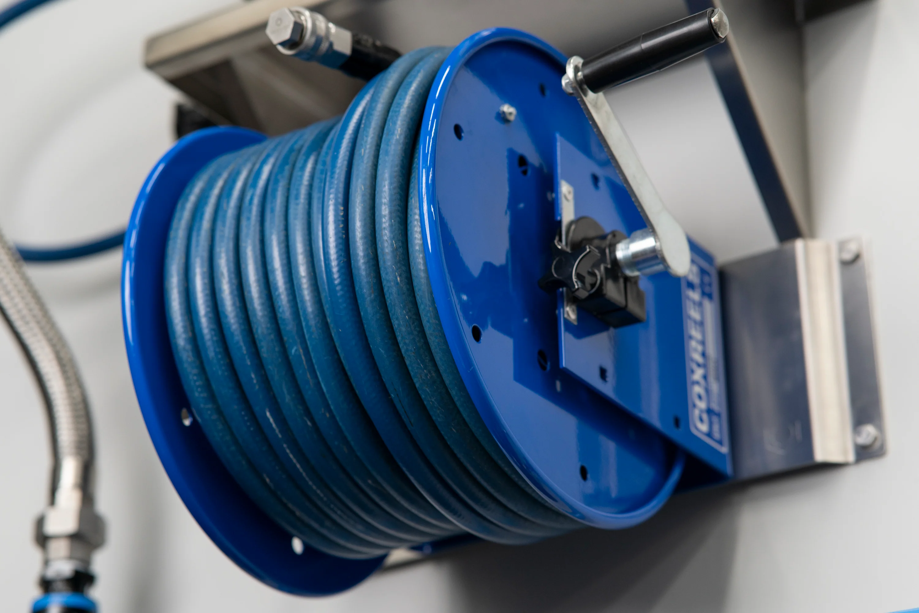 Coxreels Hand Crank Hose Reel - Image 10