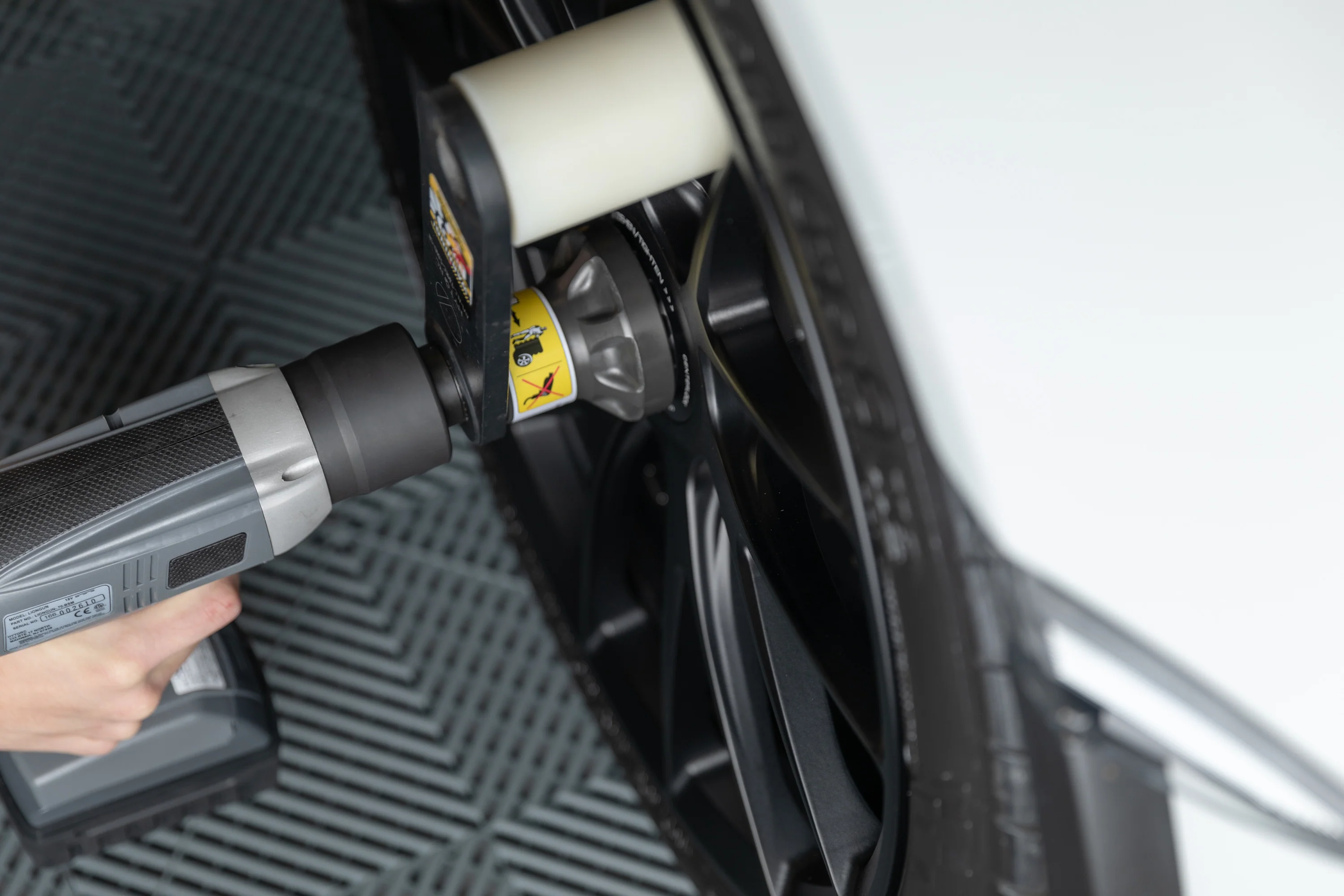 HYTORC Center Lock Torque Gun - Image 6