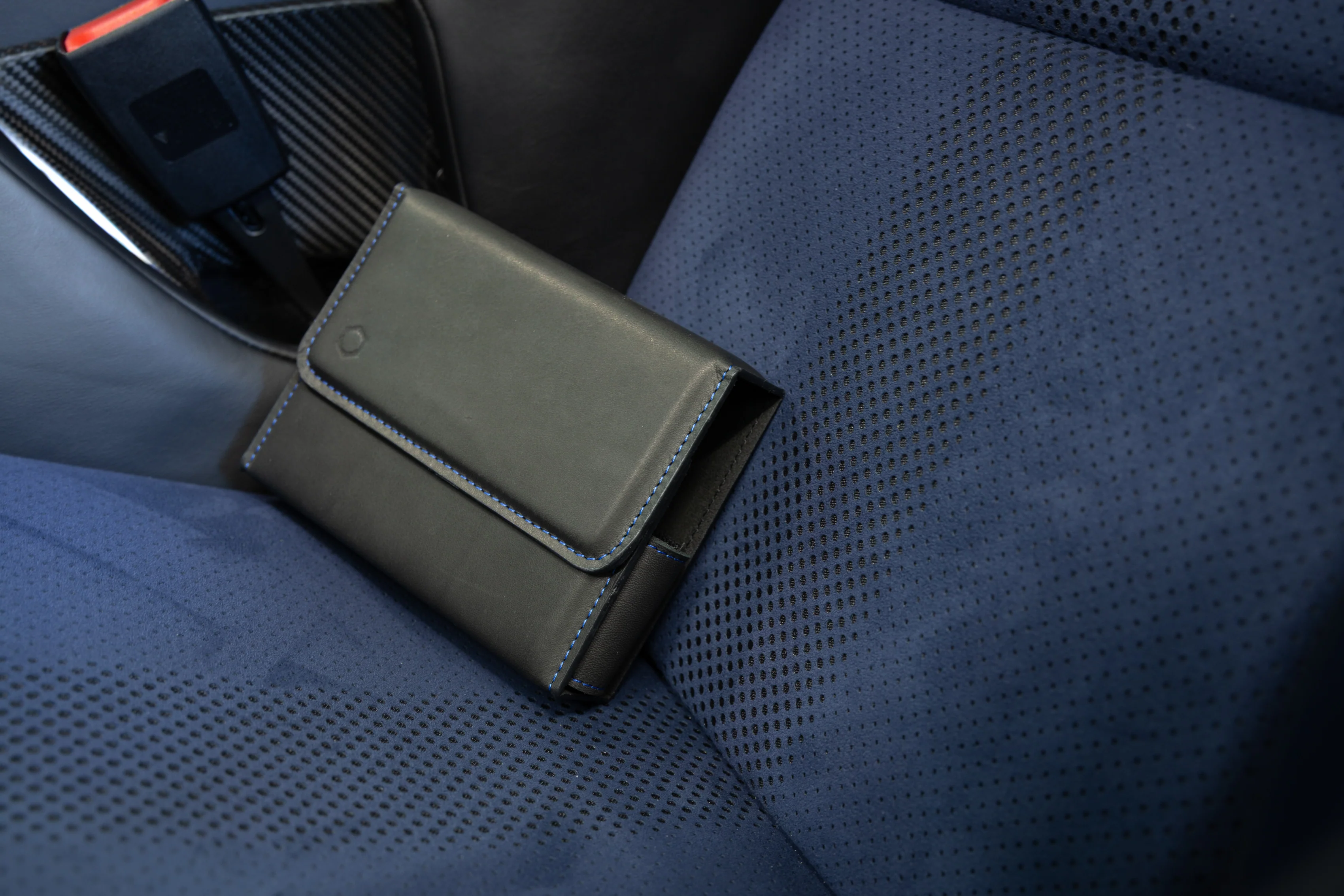 Leather Glove Box Kit With Sprayers - Image 16