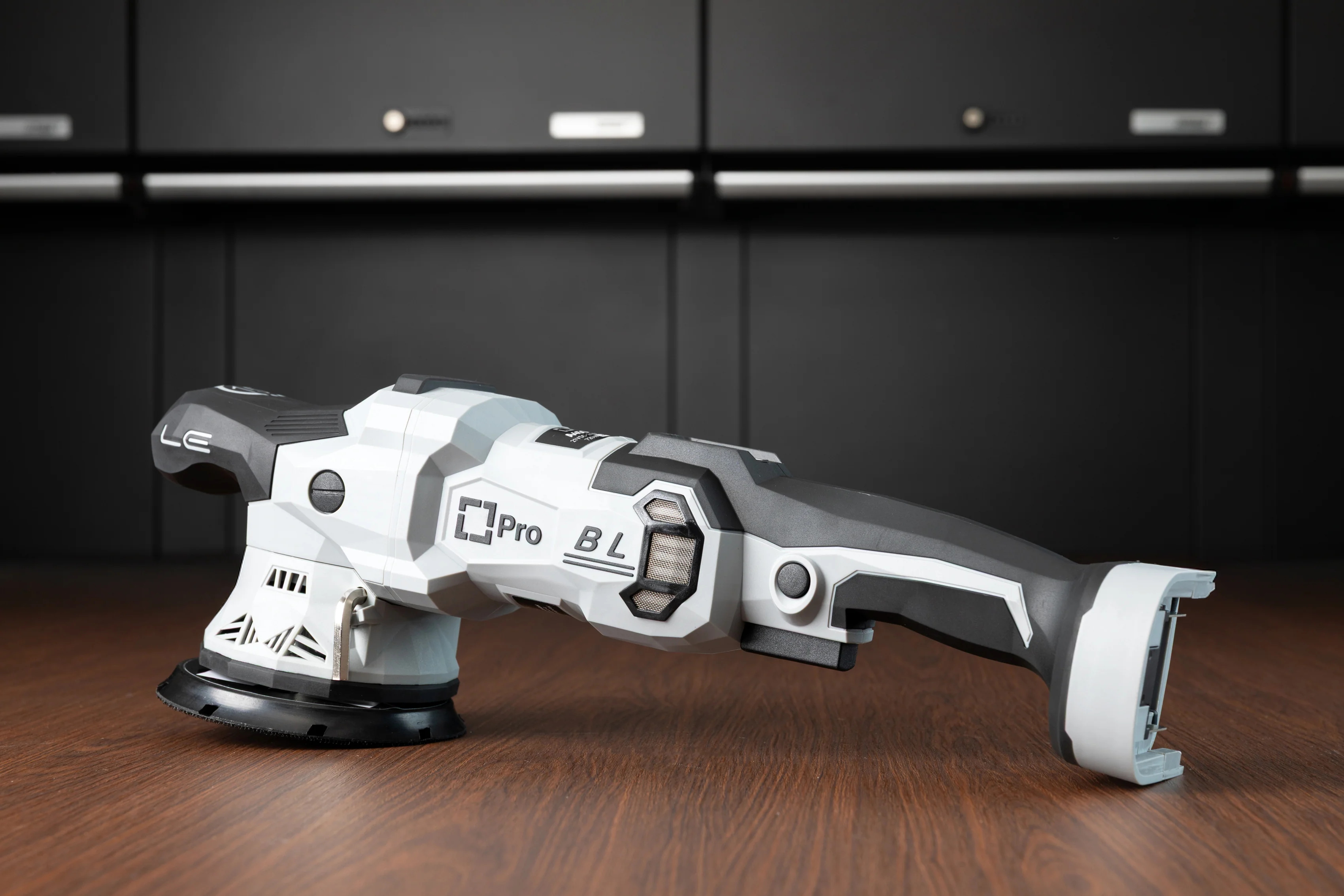 Liquid Elements A4500 Pro 5 Inch Battery Powered Polisher - Image 4