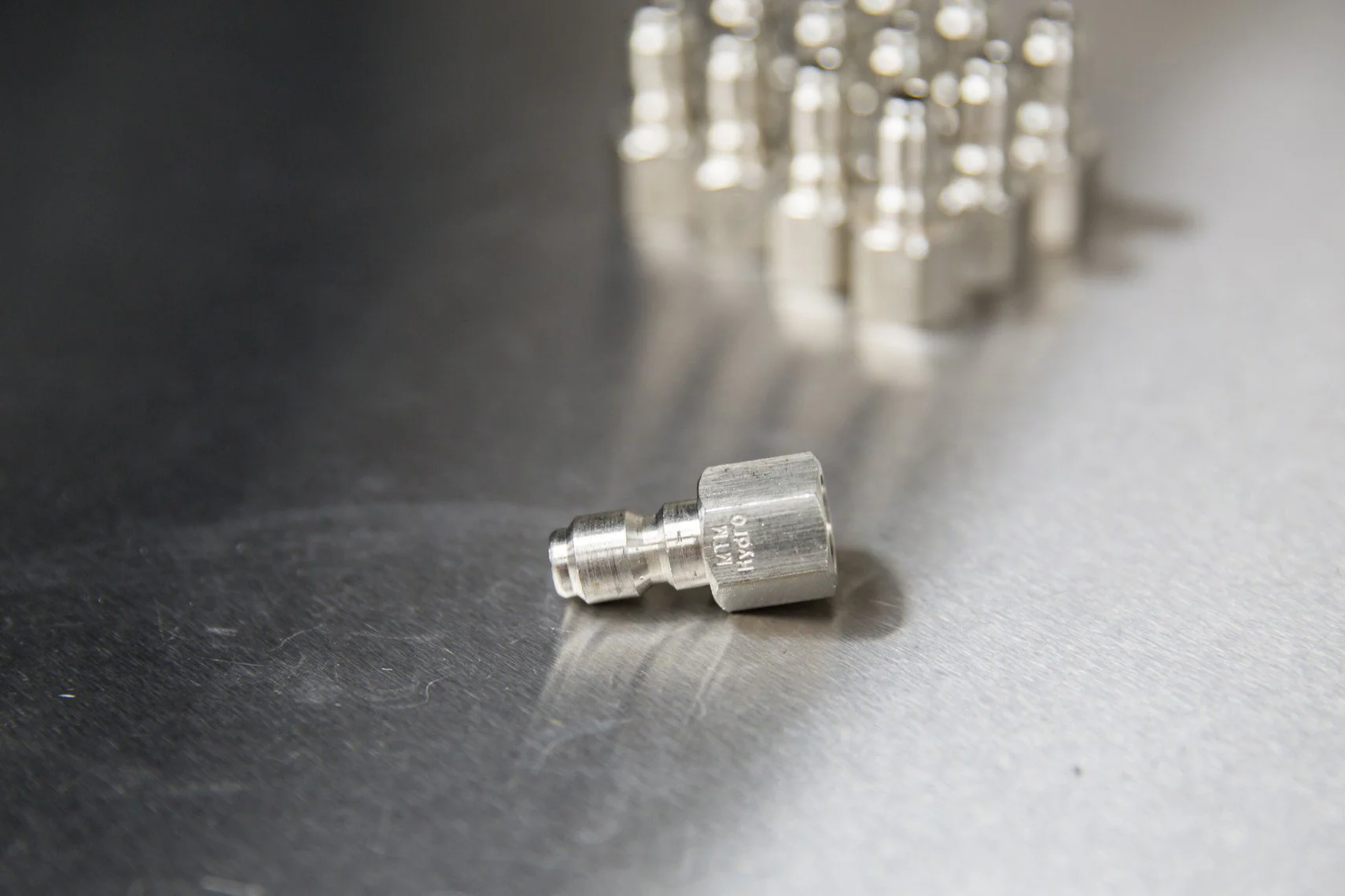 Stainless Steel 1/4" Female QD Plug - Image 4