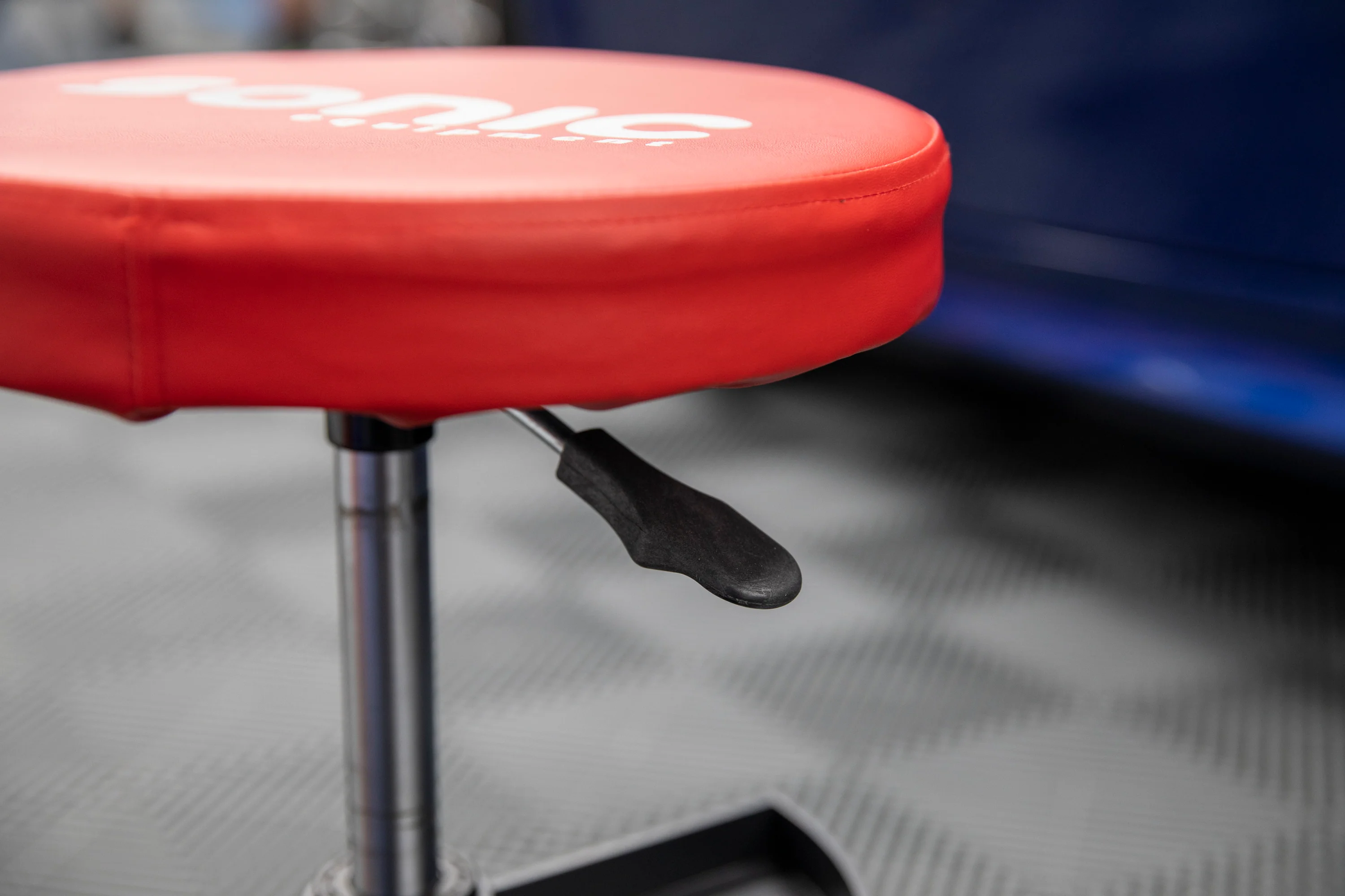 Sonic Tools Adjustable Roller Seat - Image 5